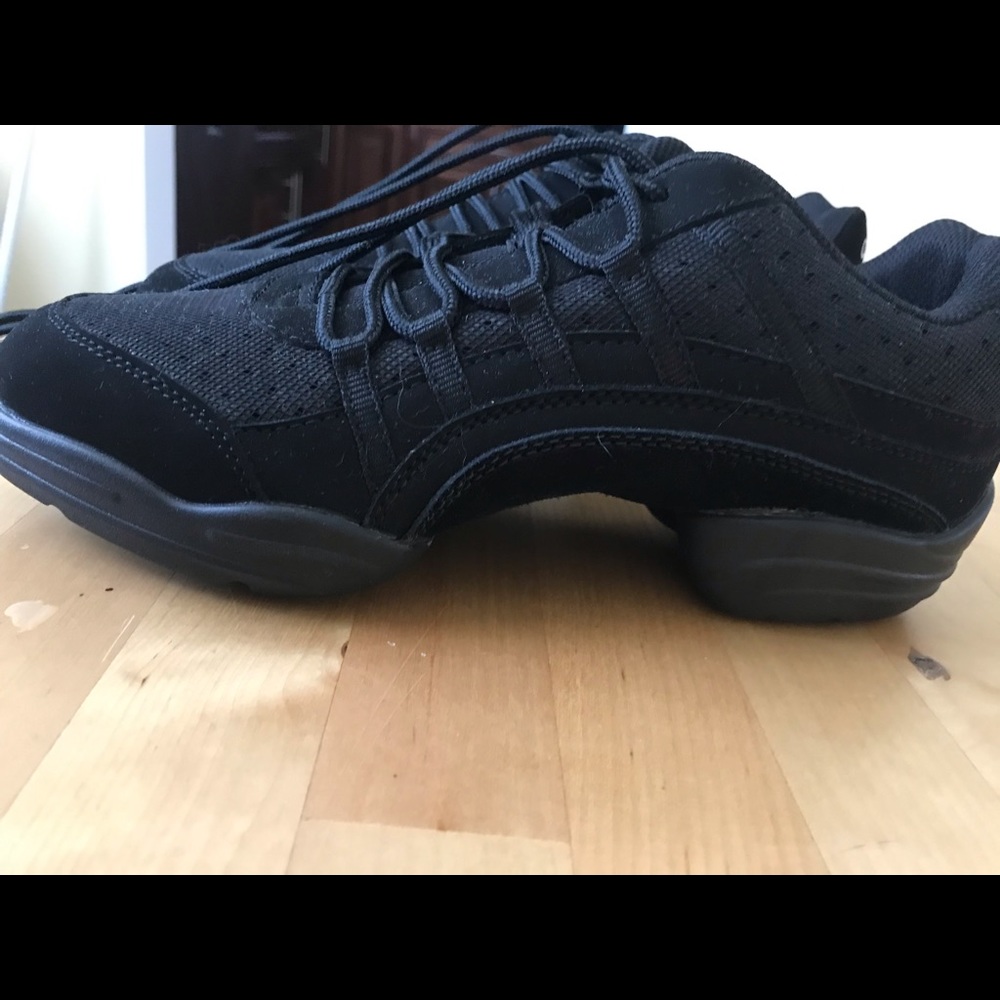 Capezio dance shoes (size 7.5) never before warn